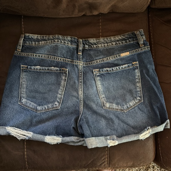 Kansan distressed shorts size 11/29 EUC - Picture 2 of 5